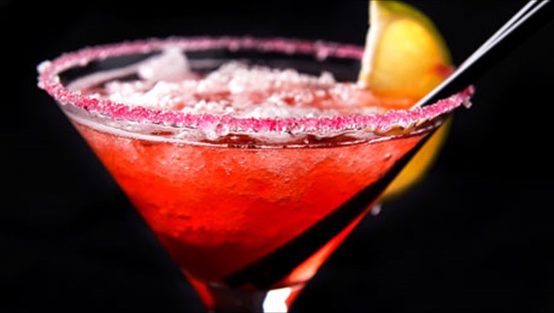 8-cocktails-gia-na-giortasete-to-fthinoporo-cocktails-gia-na-giortasete-to-fthinoporo