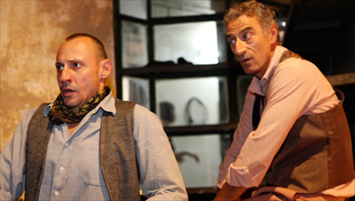 o-dimitris-piatas-se-mia-mauri-komodia-me-aroma-argentinis-kai-dnt