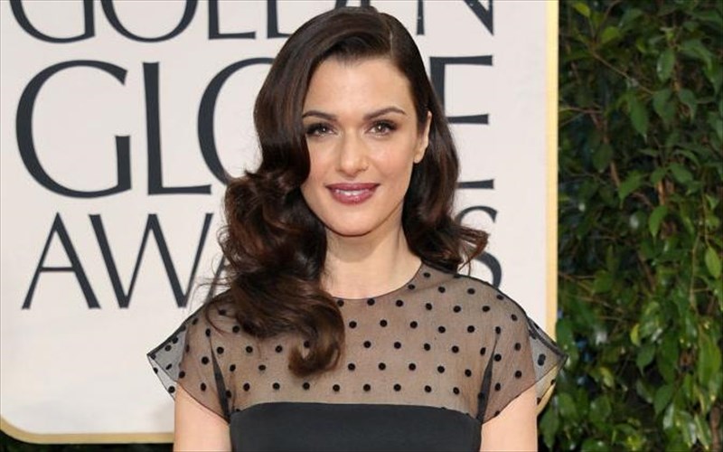 i-rachel-weisz-etoimazetai-na-petaksei-sta-sunnefa