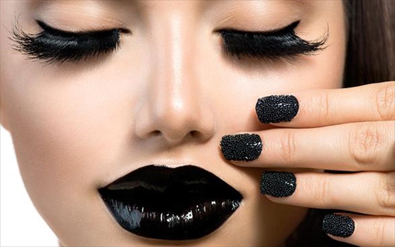 h-pseutiki-eikona-tis-omorfias