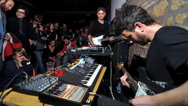 bromikoi-kai-akatergastoi-ixoi-sto-six-dogs