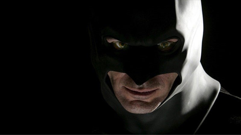 o-thrulos-tou-mpatman-sto-theatro