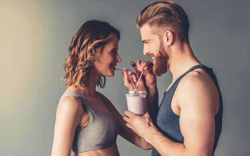 giati-oi-gunaikes-xanoun-pio-duskola-baros-se-sxesi-me-tous-antres