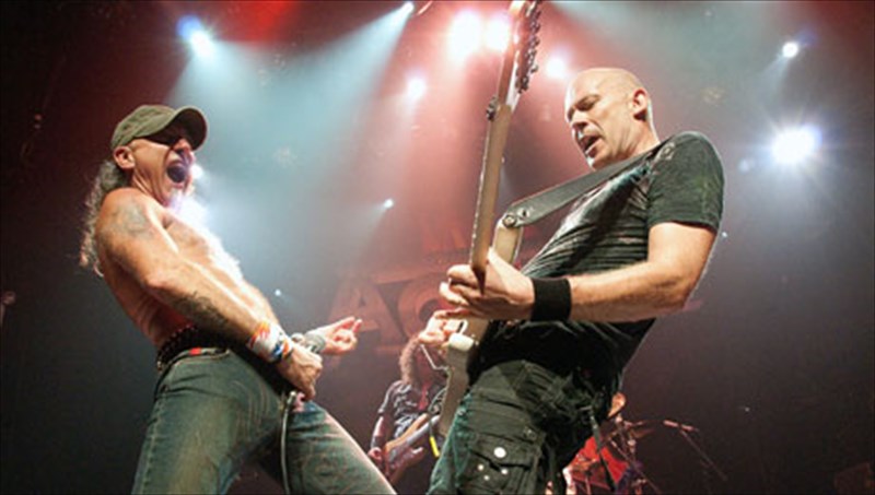 otan-oi-accept-ksesikosan-tin-athina