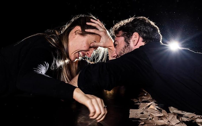 o-pantelis-dentakis-me-tin-penthesileia-tou-klaist-sti-stegi