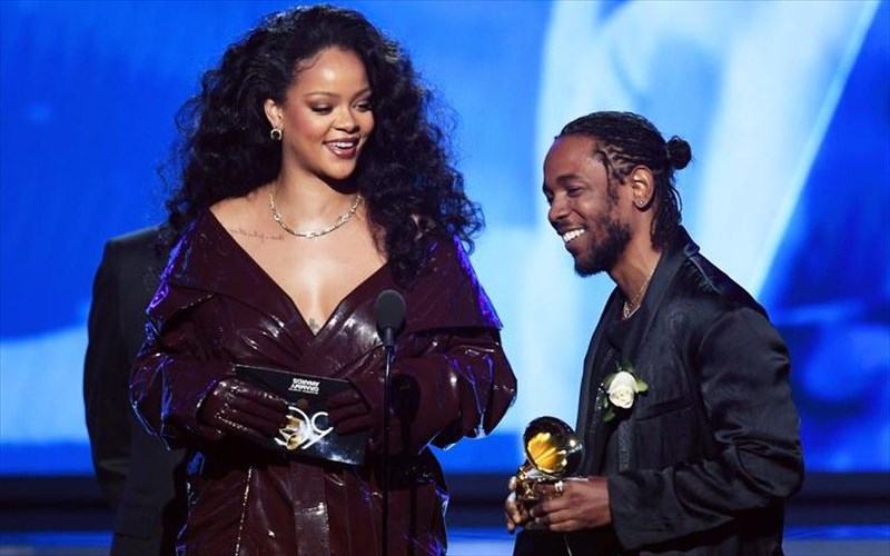 ti-ksexorisame-apo-ti-moda-ton-fetinon-grammy