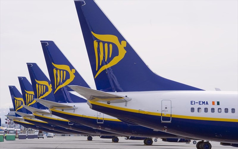 i-ryanair-enonei-to-mantsester-me-ti-rodo