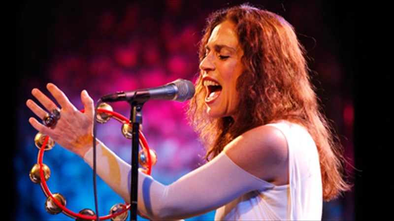 i-sabina-giannatou-se-ena-afieroma-ston-mano-xatzidaki