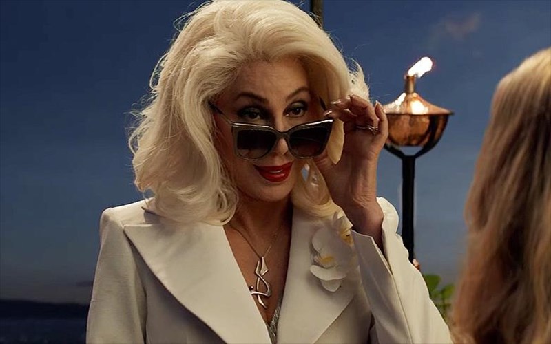 to-megalo-comeback-tis-cher-sto-neo-mamma-mia-tha-einai-glamorous