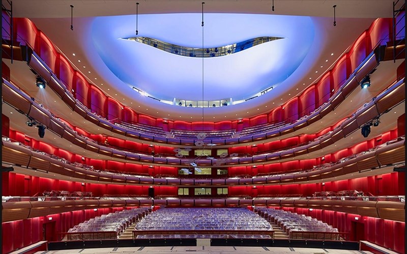 romaios-kai-ioulietta-i-oraioteri-istoria-agapis-apo-ethniki-luriki-skini