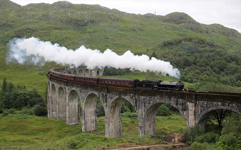 ta-pio-entuposiaka-europaika-taksidia-me-treno-gia-tous-latreis-tis-peripeteias