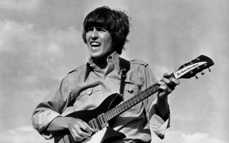 euxes-tou-paul-mccartney-ston-george-harrison