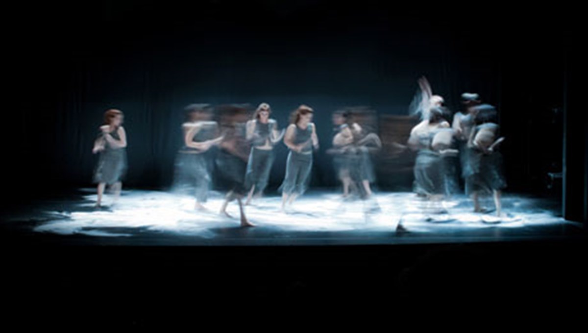 theos-kai-anthropos-se-apoluti-sundesi-me-mia-proseuxi