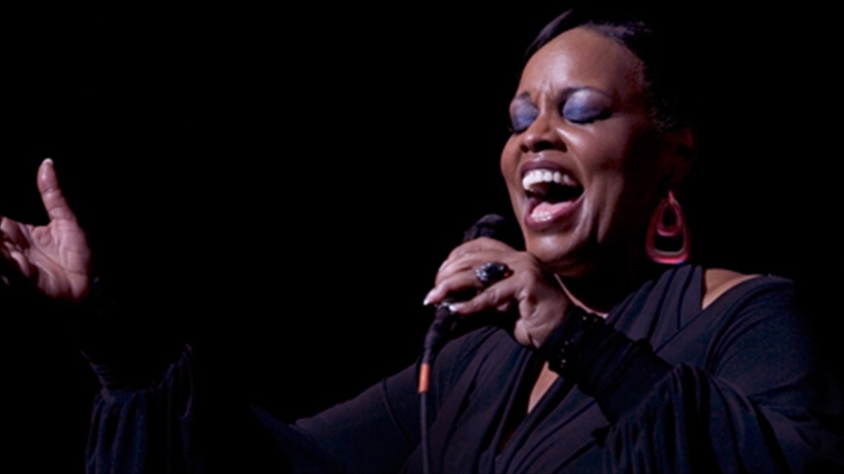 dianne-reeves--gazarte-tzaz-mageia-apo-mia-ntiba-tou-eidous-gazarte-tzaz-mageia-apo-mia-ntiba-tou-eidous
