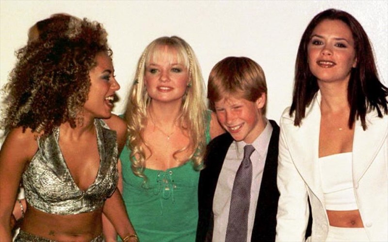 oi-spice-girls-tha-tragoudisoun-ston-gamo-tou-harry-kai-tis-meghan