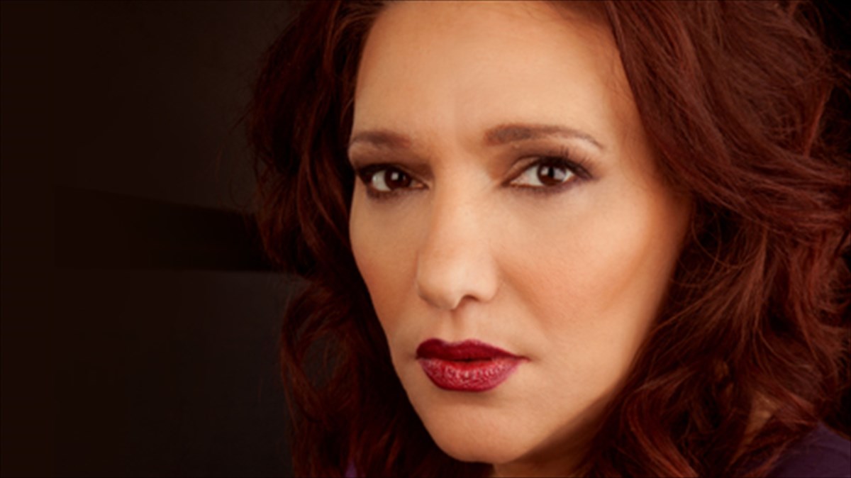 i-eleni-bitali-ef-olis-tis-ulis-ston-stauro-tou-notou