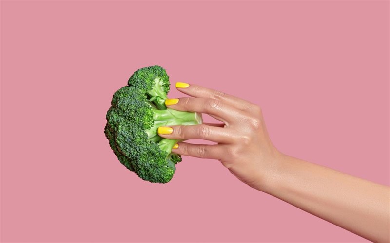 poies-trofes-exei-anagki-o-gunaikeios-organismos-gunaikeios-organismos