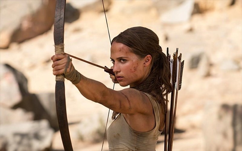 i-lara-croft-epistrefei-sti-megali-othoni-me-tin-oskariki-alicia-vikander