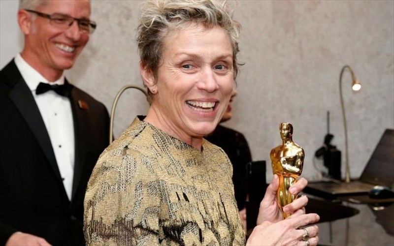 poios-eklepse-to-oskar-tis-frances-mcdormand