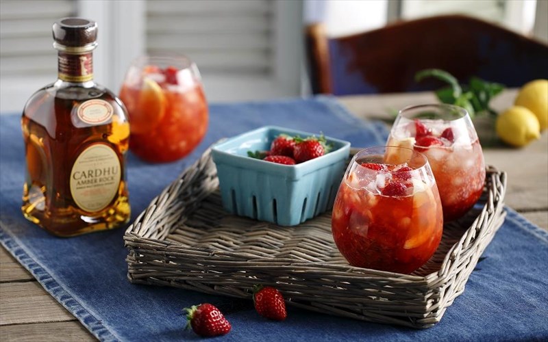 pente-kokteil-pou-tairiazoun-stin-anoiksi