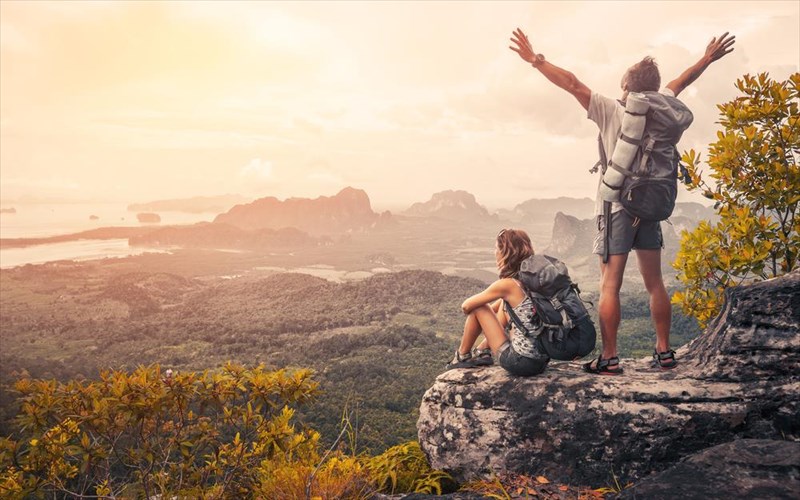 deka-taksidia-me-proorismo-tin-peripeteia