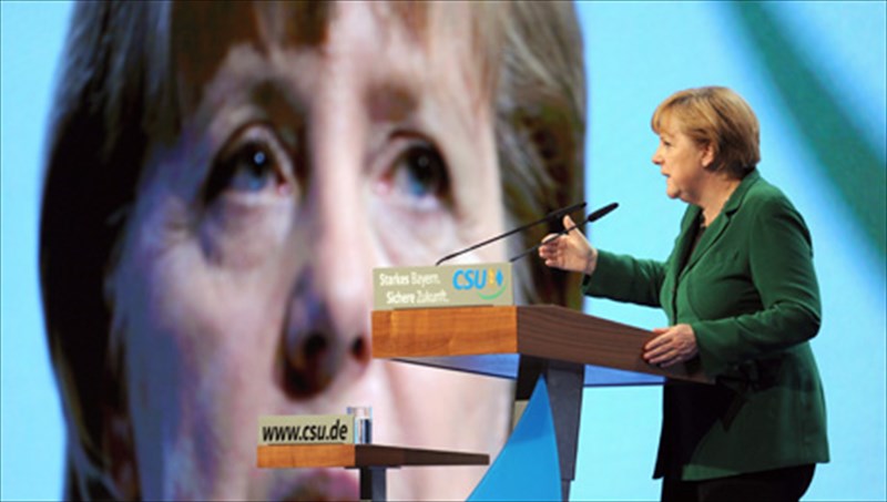 i-agnosti-pleura-tis-angkela-merkel-se-ena-biblio-pou-tha-suzitithei