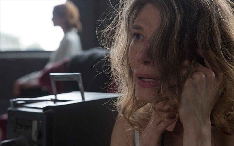 i-ebraia-kai-o-xafies-duo-monoprakta-tou-mprext-sto-apo-mixanis-theatro