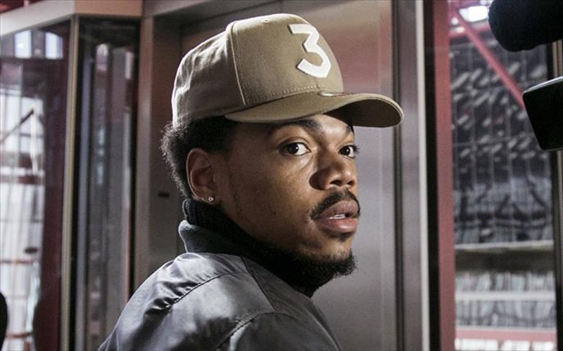 poia-diafimisi-katigorei-gia-ratsismo-o-chance-the-rapper-chance-the-rapper