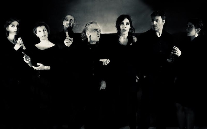 i-gkemma-tou-liantini-me-tin-katerina-didaskalou-sto-theatro-bretania