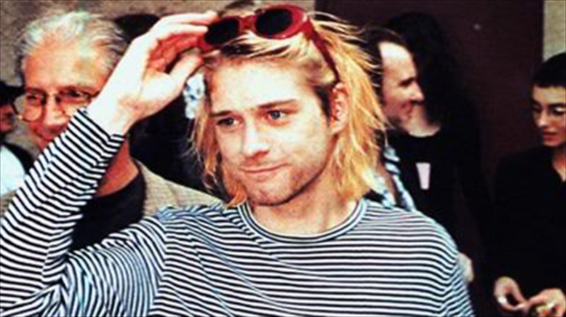 miouzikal-gia-ton-ton-kurt-cobain-etoimazei-i-courtney-love-courtney-love