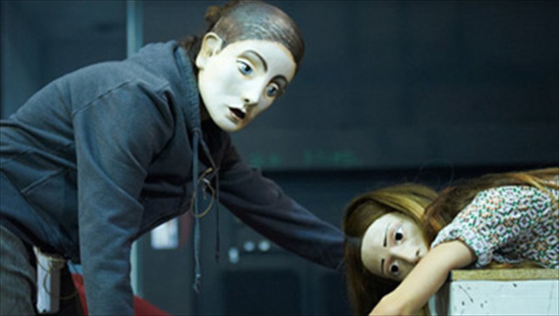 me-saikspiriko-oneiro-anoigei-to-reks