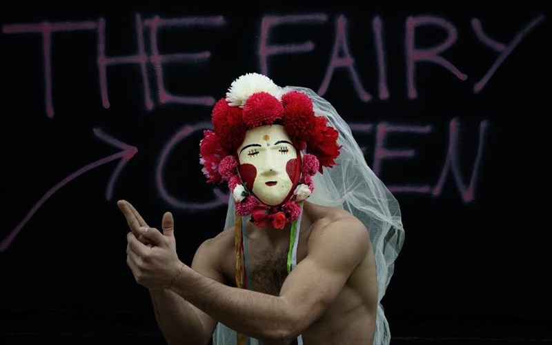 i-basilissa-ton-ksotikon-apo-ton-gianni-skourleti-kai-tous-bijoux-de-kant-stin-els