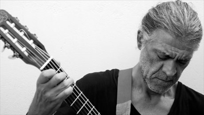 o-basilis-rakopoulos-me-to-trio-tou-ston-iano