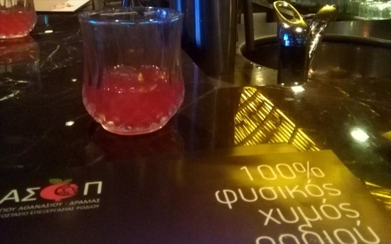 i-hytra-gemise-elliniko-rodi-ki-emeis-imastan-ekei