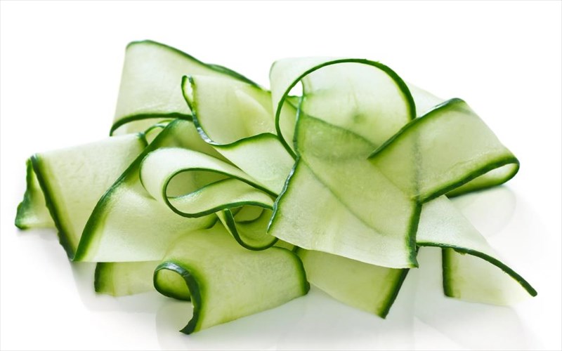 treis-floudes-pou-petate-alla-den-prepei