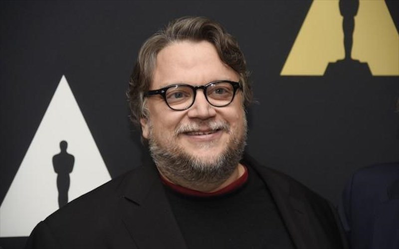 i-fox-searchlight-dinei-to-eleuthero-ston-guillermo-del-toro