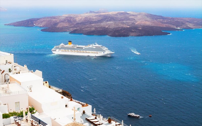 oi-touristes-tis-elladas-anamenontai-auksimenoi-gia-to-2018