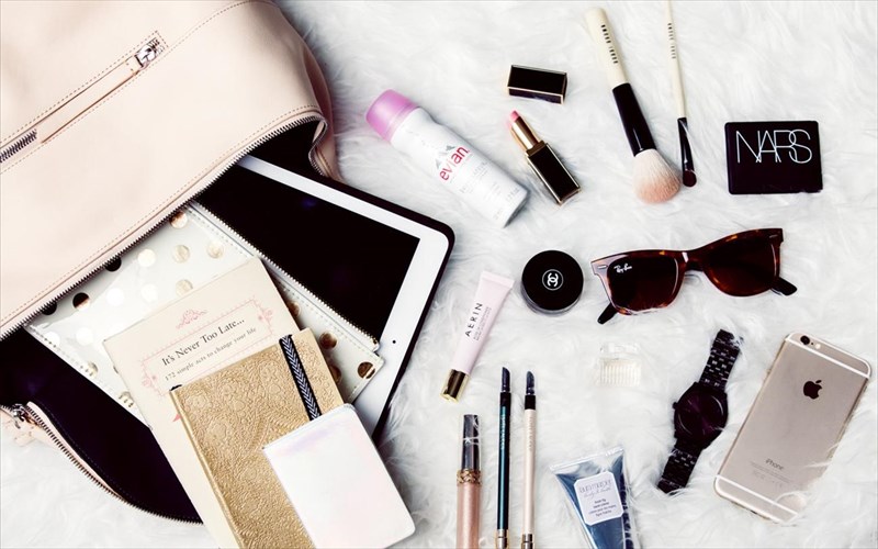 ti-den-prepei-na-leipei-apo-to-prosopiko-mas-neseser