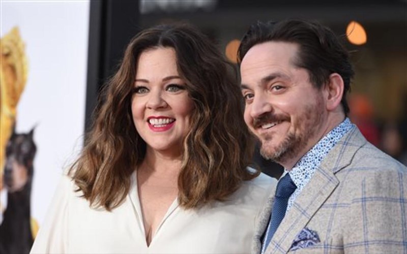 nea-komodia-upsilis-noimosunis-apo-tin-melissa-mccarthy-kai-ton-ben-falcone