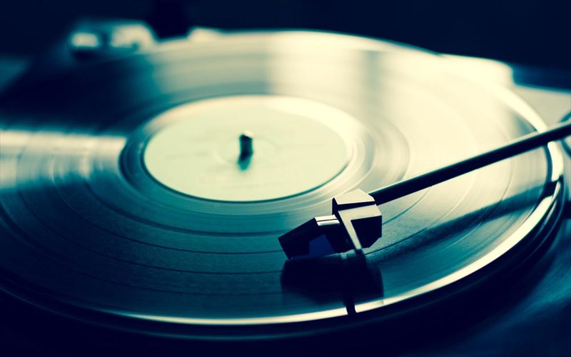 to-hd-binulio-brisketai-pro-ton-pulon