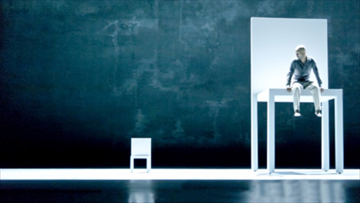 akram-khan-mia-xoreutiki-afigisi-gia-to-mpangklantes