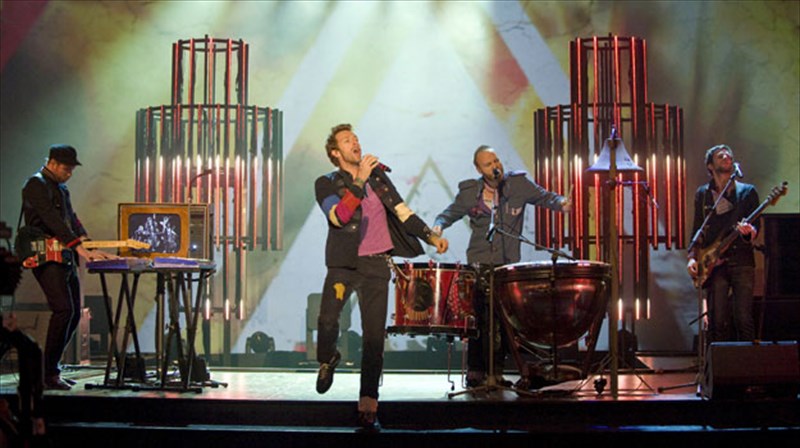 oi-coldplay-etoimazoun-xristougenniatikes-emfaniseis