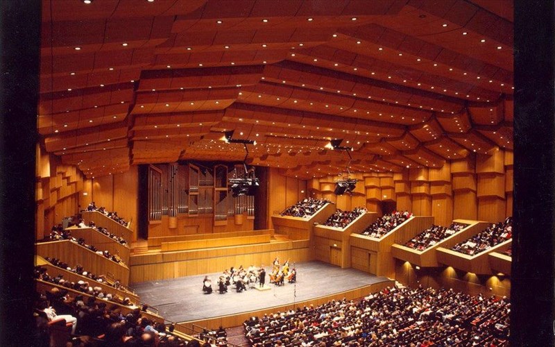 i-sumfoniki-orxistra-tis-pragas-sto-megaro-mousikis-athinon