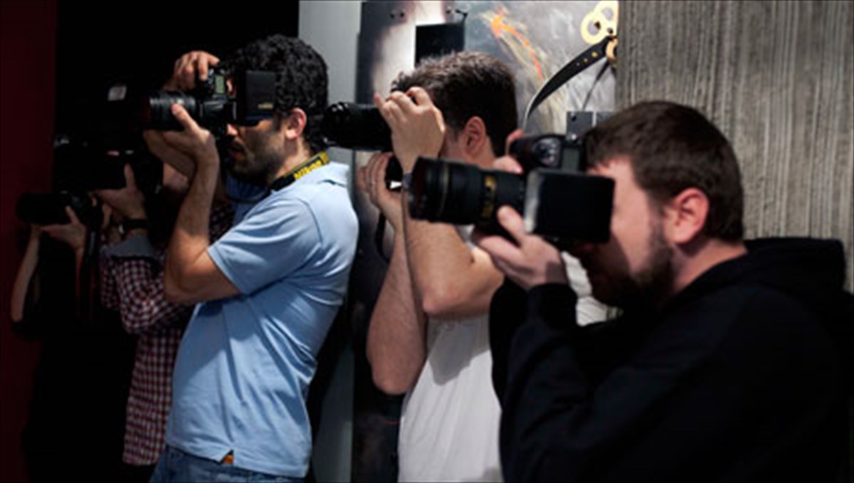 ena-oramaon-camera-flash