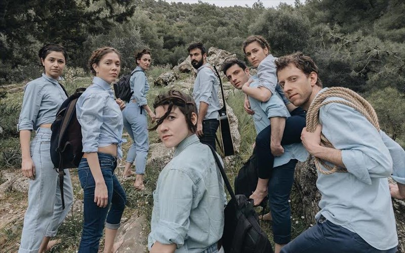 to-daxtulidi-tis-manas-apo-tous-c-for-circus-sto-tempus-verum-І-en-athinais