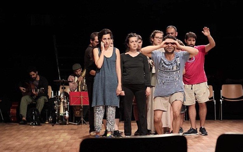 ta-paidia-to-kalokairi-kataskinonoun-sto-mikro-ethniko