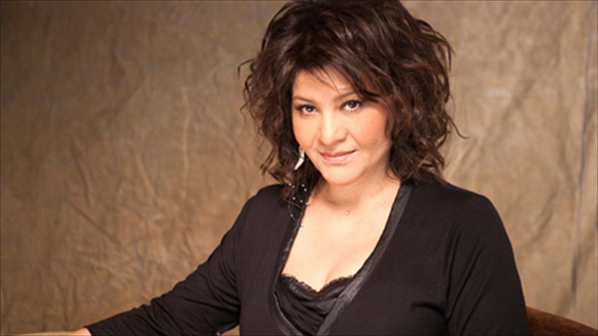 i-giota-negka-me-ta-matia-kleista