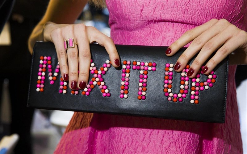 tora-kai-proionta-omorfias-me-aroma-sormpe