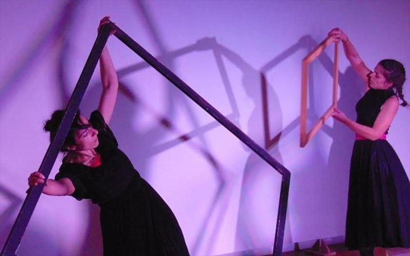 in-kai-out-ston-kinitira-gia-oti-kai-apo-oti-mas-akolouthei-out-ston-kinitira-gia-oti-kai-apo-oti-mas-akolouthei