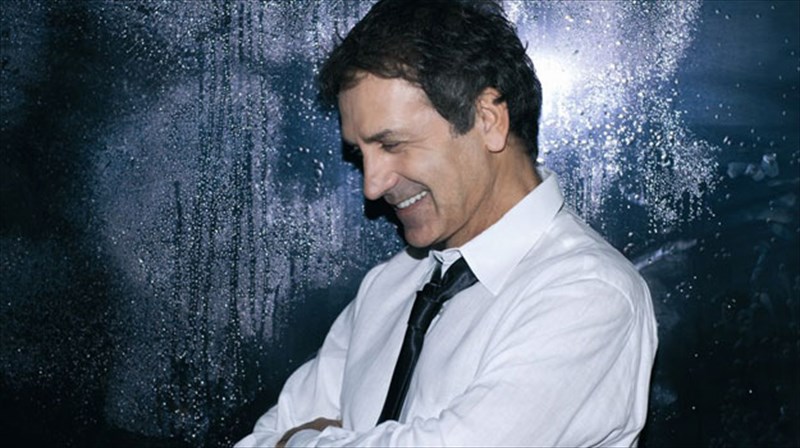 o-ntalaras-tragoudise-sti-nea-yorki